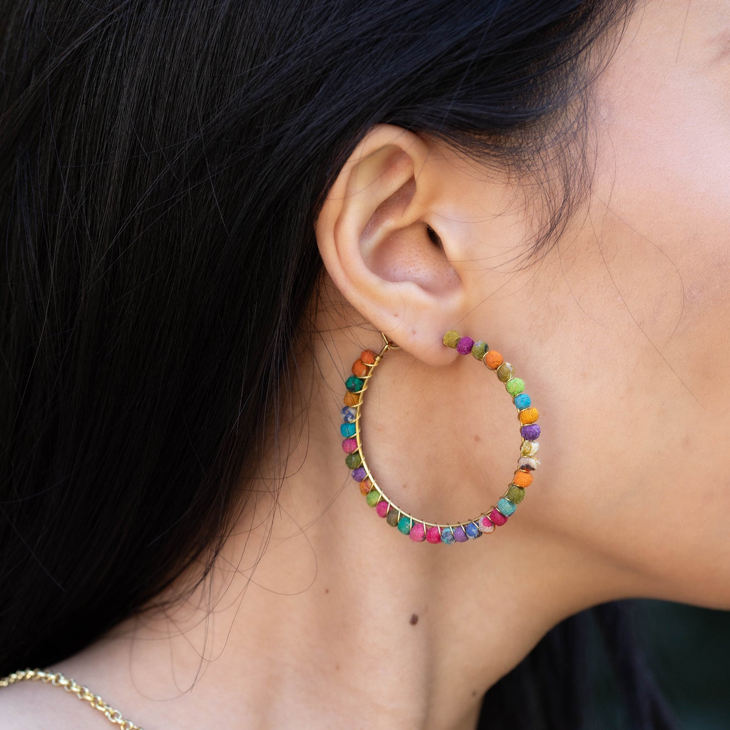 Small Aasha Earring – Large Loop Closure Hoop
